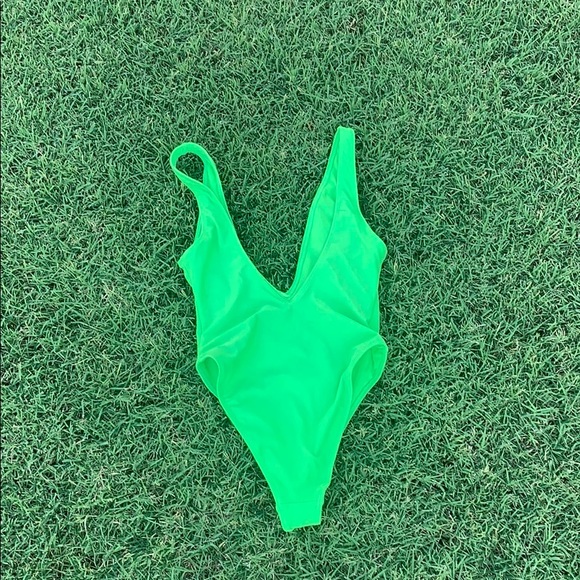 💚Fashion Nova Swimsuit ~ Green - Picture 2 of 2
